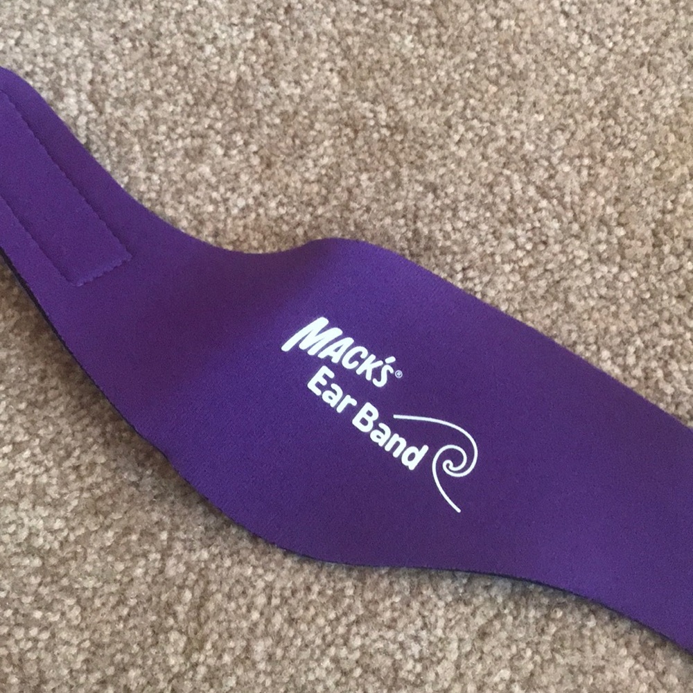 Ear band for swimming